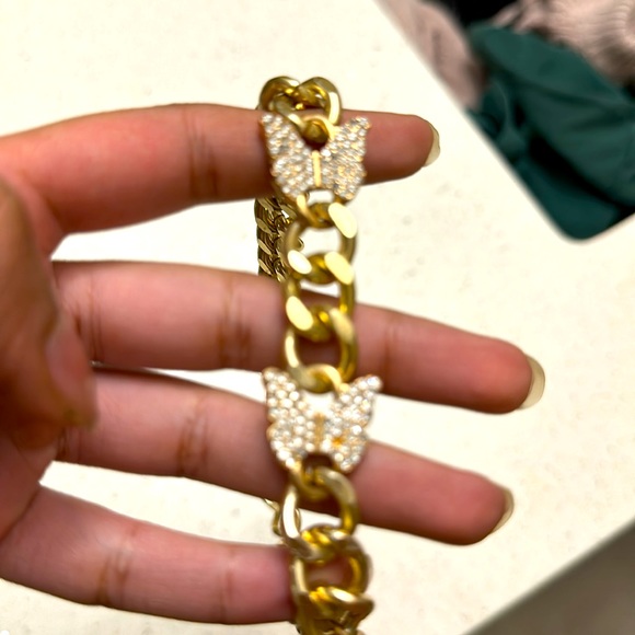 Gold plated three charmed diamond butterfly chained necklace - Picture 2 of 3